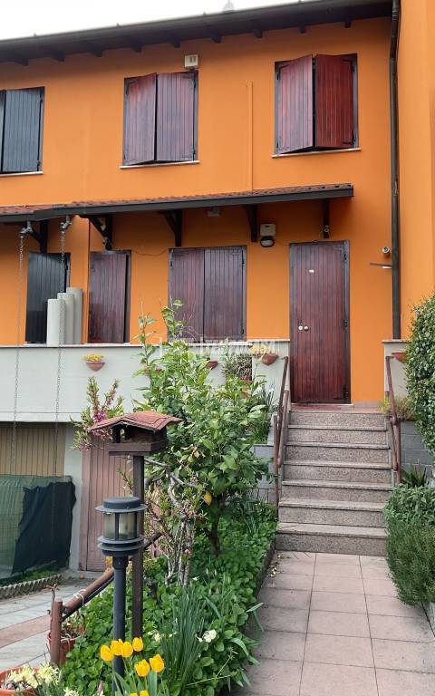 casa indipendente in vendita a Sesto San Giovanni in zona Rondinella