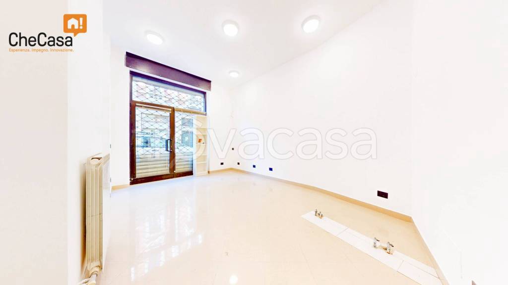 negozio in vendita a Sesto San Giovanni in zona Rondò/Torretta