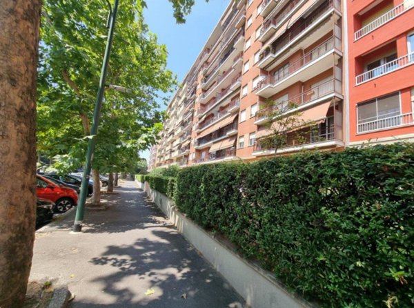 negozio in vendita a Sesto San Giovanni