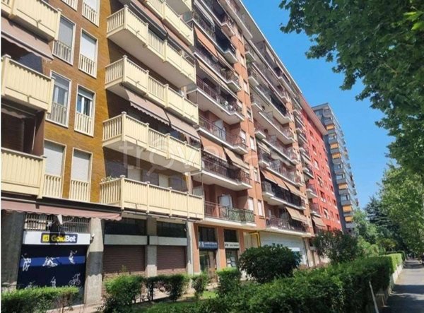 negozio in vendita a Sesto San Giovanni