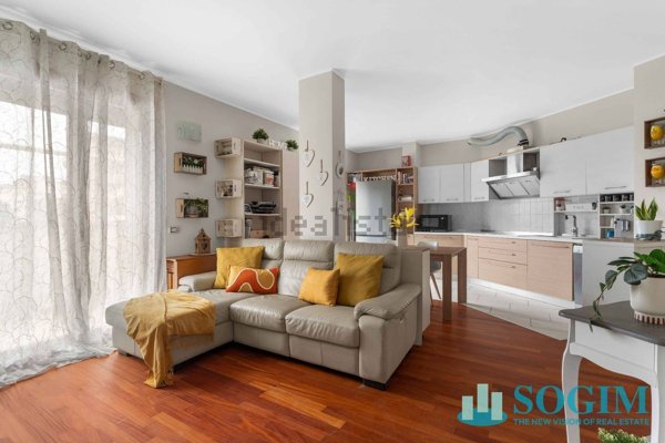 appartamento in vendita a Sesto San Giovanni in zona Rondinella