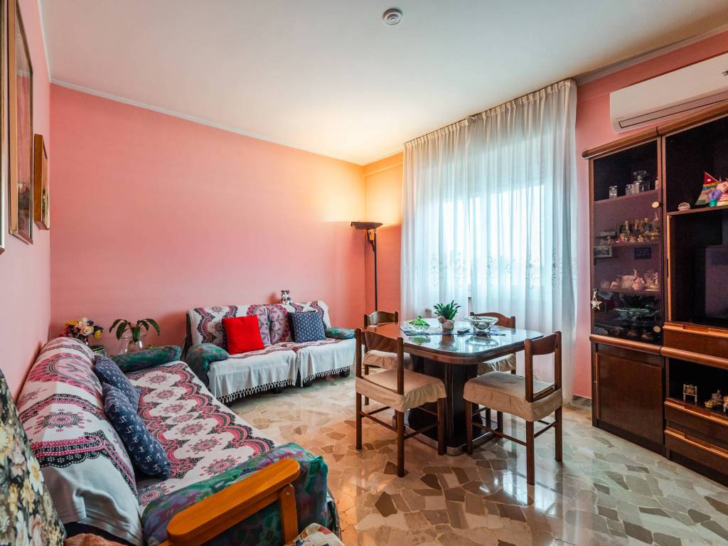 appartamento in vendita a Sesto San Giovanni in zona Restellone