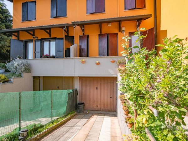 casa indipendente in vendita a Sesto San Giovanni in zona Rondinella
