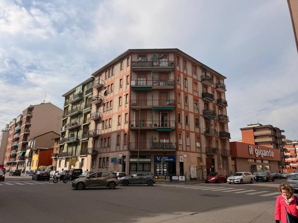 appartamento in vendita a Sesto San Giovanni in zona Rondinella