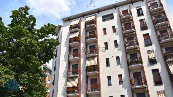 locale di sgombero in vendita a Sesto San Giovanni in zona Rondinella