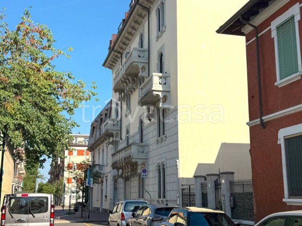 negozio in vendita a Sesto San Giovanni