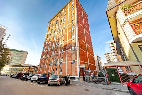 appartamento in vendita a Sesto San Giovanni in zona Rondò/Torretta