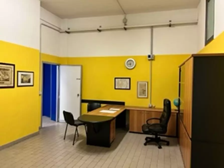 negozio in vendita a Sesto San Giovanni in zona Rondinella