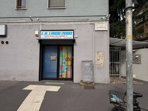 negozio in vendita a Sesto San Giovanni