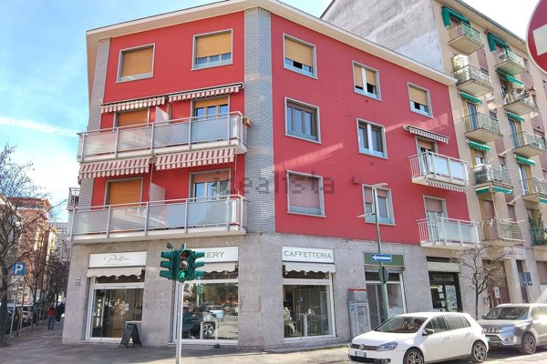 appartamento in vendita a Sesto San Giovanni in zona Le Corti
