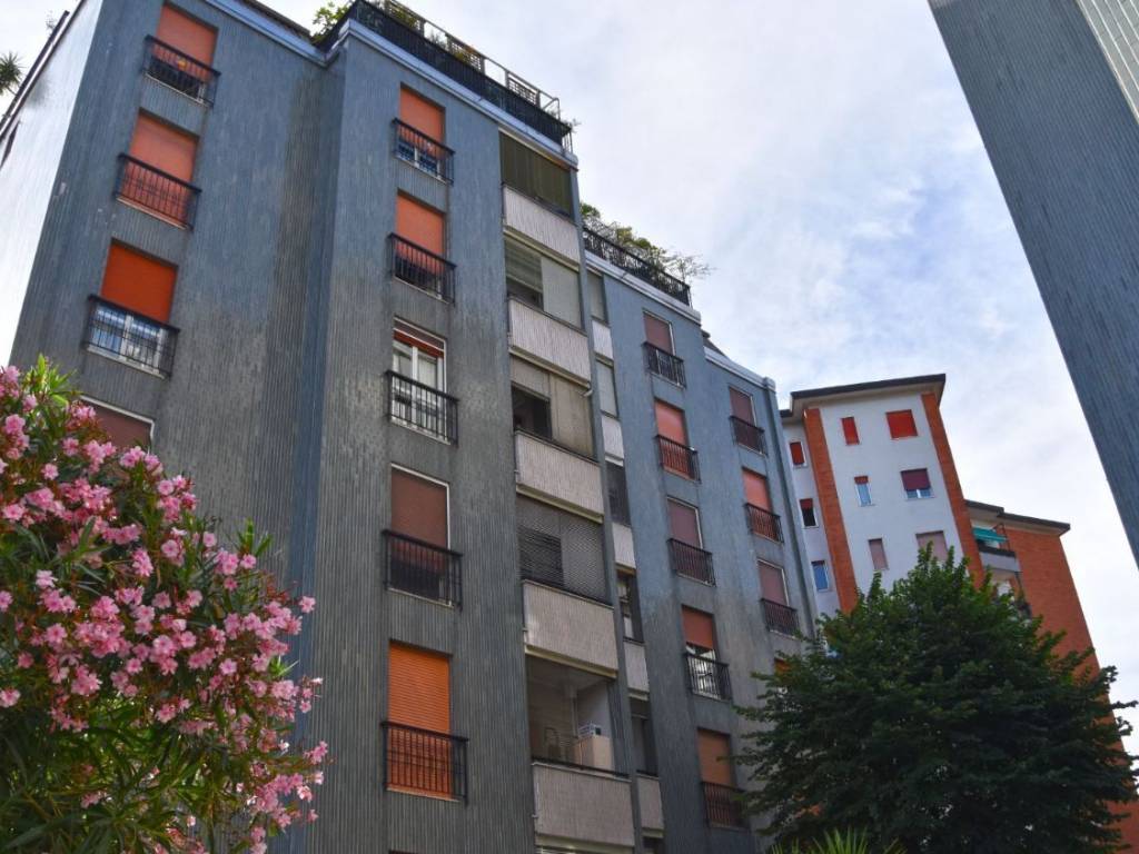 appartamento in vendita a Sesto San Giovanni in zona Restellone