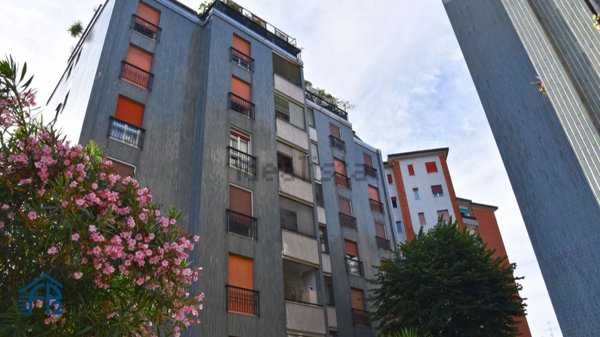 appartamento in vendita a Sesto San Giovanni in zona Restellone