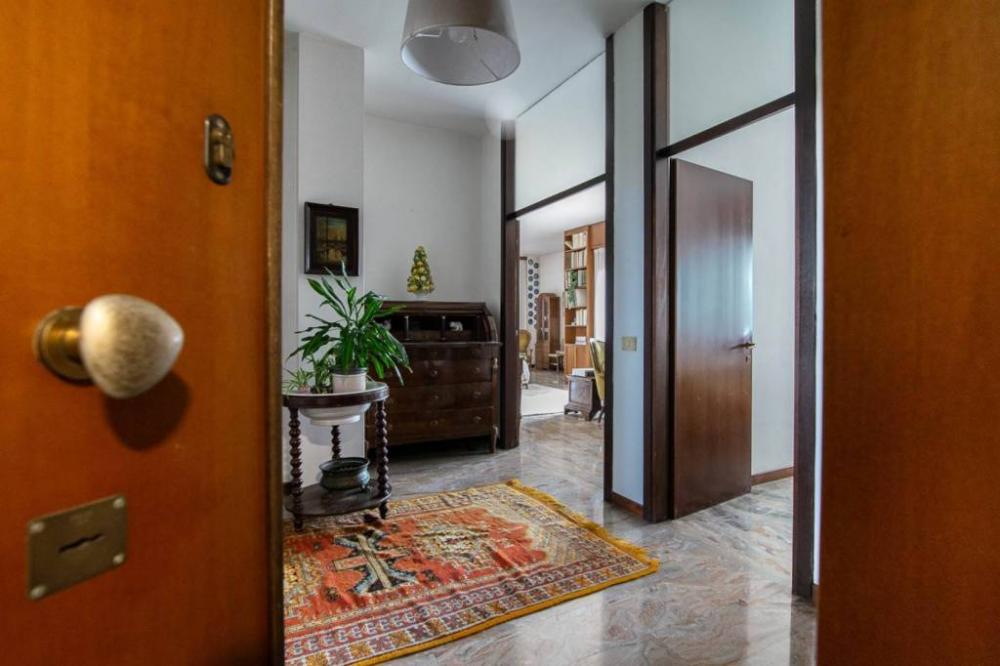 appartamento in vendita a Sesto San Giovanni in zona Le Corti
