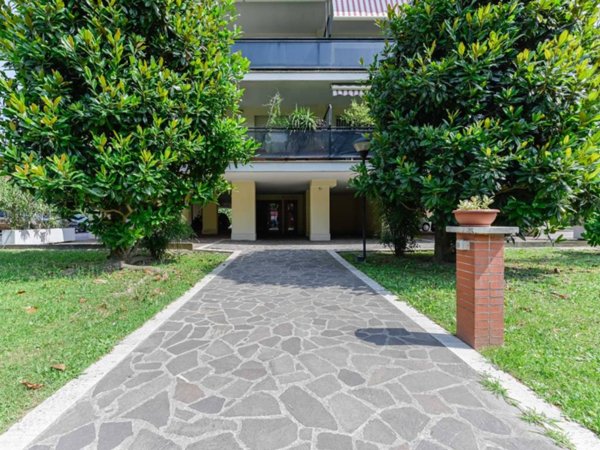 appartamento in vendita a Sesto San Giovanni in zona Le Corti
