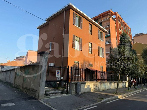 appartamento in vendita a Sesto San Giovanni in zona Le Corti