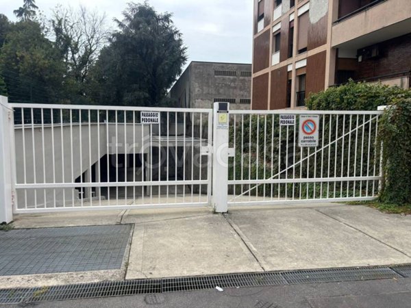 box auto in vendita a Sesto San Giovanni in zona Rondò/Torretta