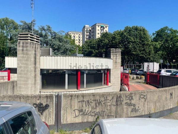 box auto in vendita a Sesto San Giovanni