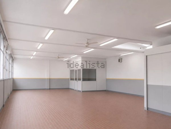 locale commerciale in vendita a Sesto San Giovanni in zona Le Corti