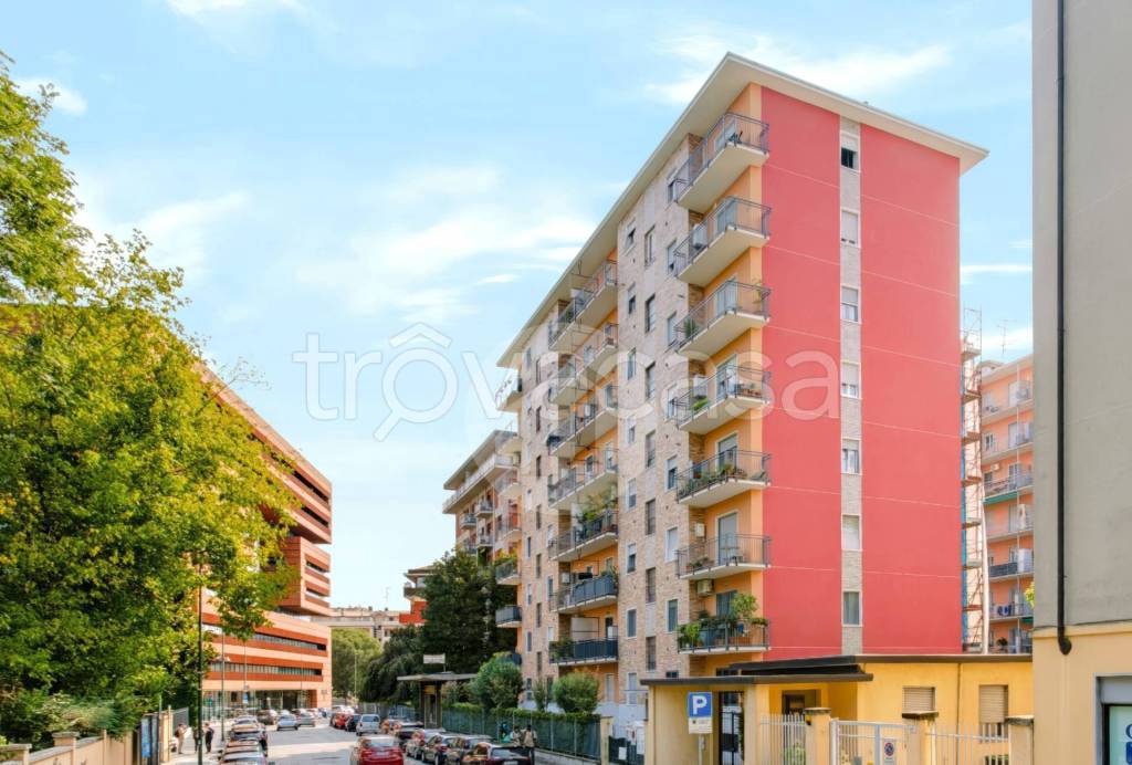appartamento in vendita a Sesto San Giovanni in zona Rondinella