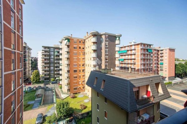 appartamento in vendita a Sesto San Giovanni in zona Rondò/Torretta