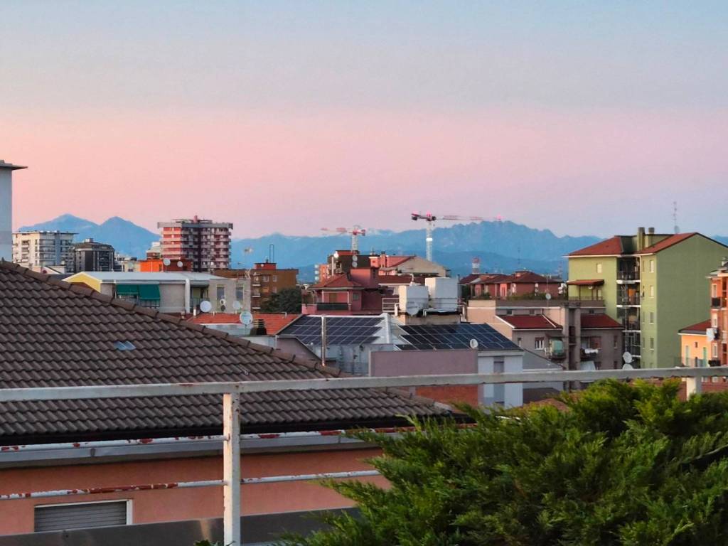 appartamento in vendita a Sesto San Giovanni in zona Rondinella