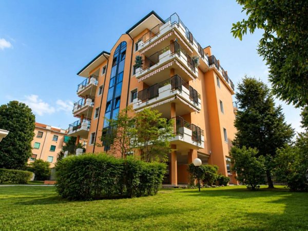 appartamento in vendita a Sesto San Giovanni in zona Rondinella