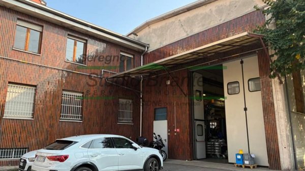 locale commerciale in vendita a Sesto San Giovanni