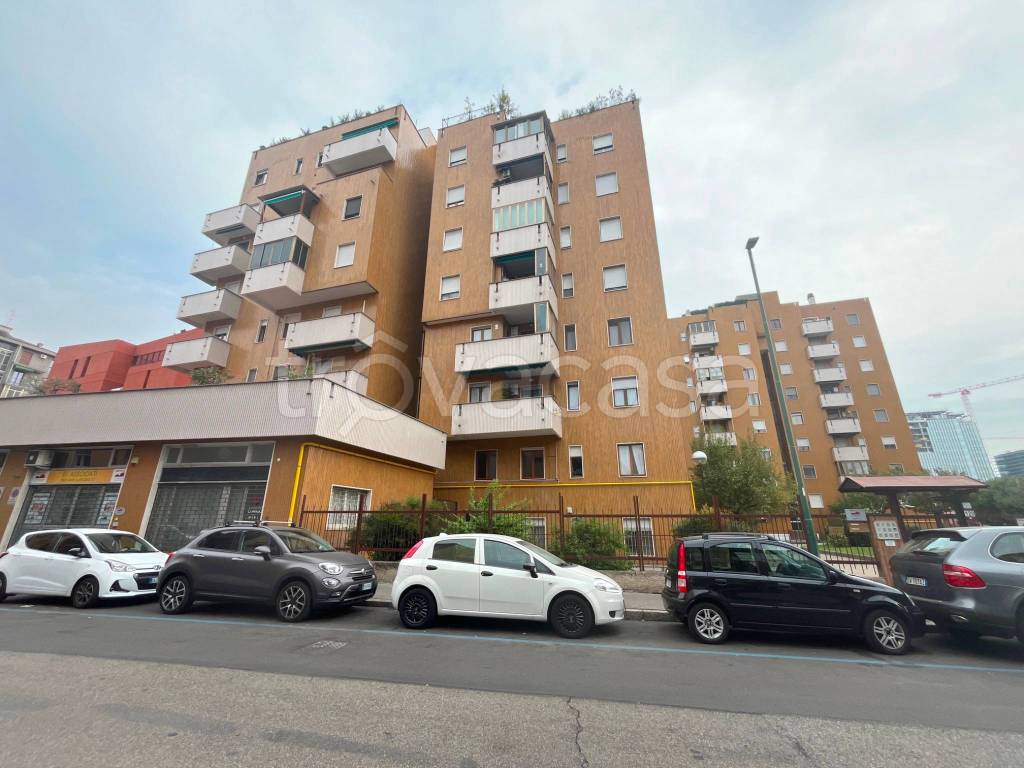 appartamento in vendita a Sesto San Giovanni in zona Restellone