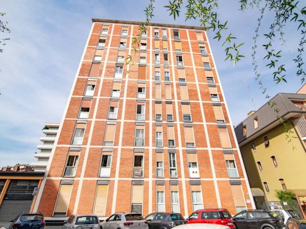 appartamento in vendita a Sesto San Giovanni in zona Rondò/Torretta