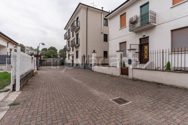 appartamento in vendita a Sesto San Giovanni in zona Cascina de' Gatti