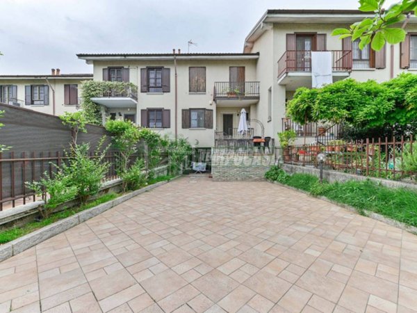 casa indipendente in vendita a Settala