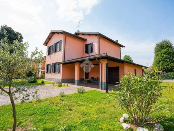casa indipendente in vendita a Settala in zona Caleppio
