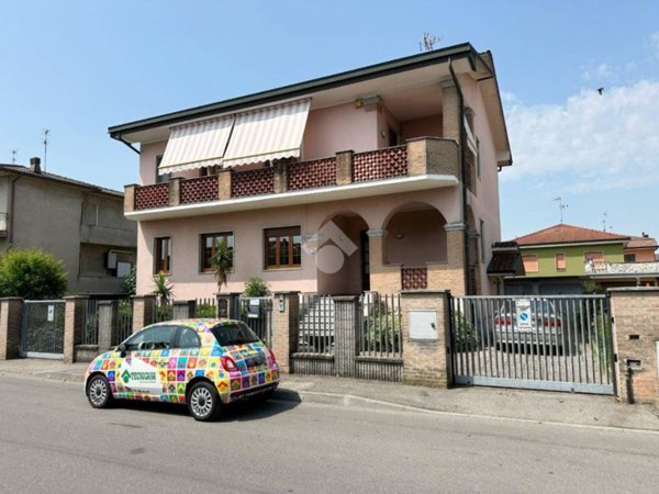 casa indipendente in vendita a Settala in zona Caleppio