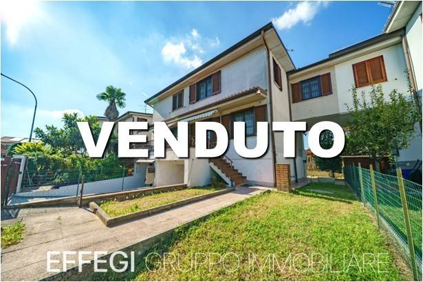 casa indipendente in vendita a Settala