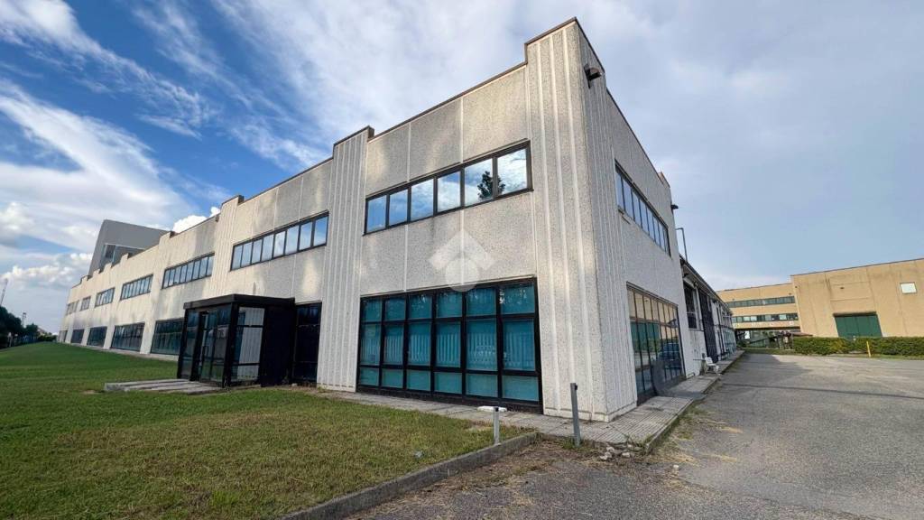 capannone in vendita a Settala