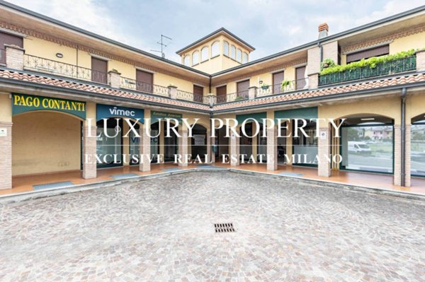 negozio in vendita a Settala in zona Caleppio