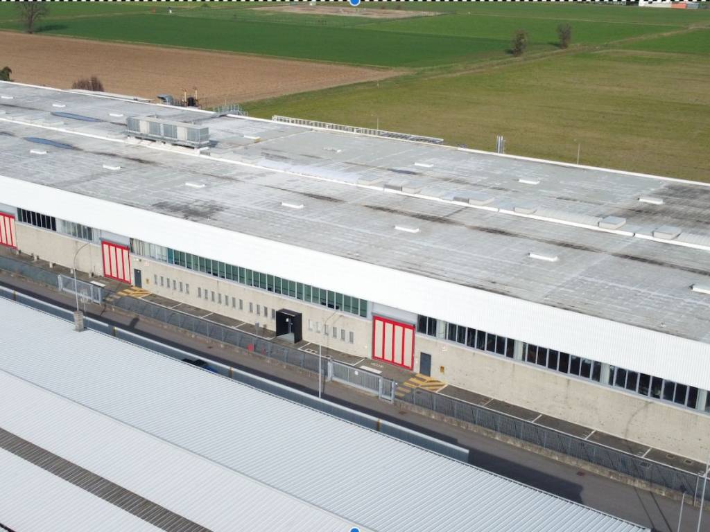 locale commerciale in vendita a Settala