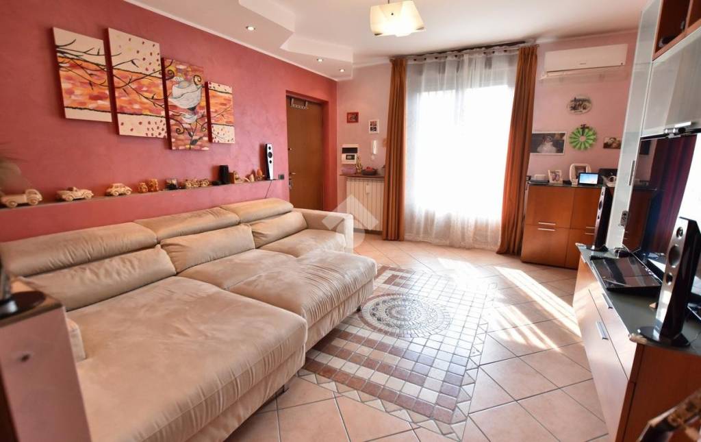 appartamento in vendita a Settala in zona Premenugo