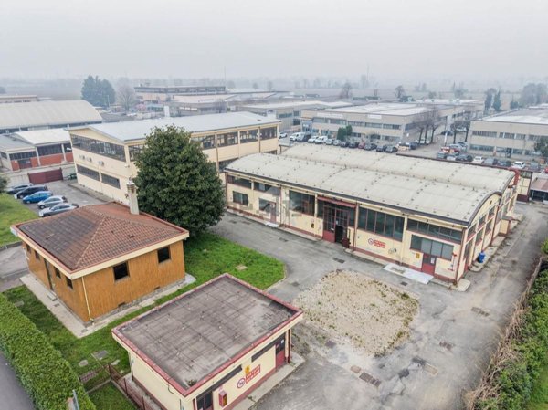 capannone in vendita a Settala