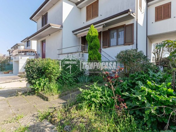 casa indipendente in vendita a Settala in zona Settala