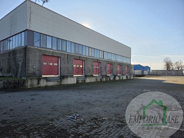 capannone in vendita a Settala