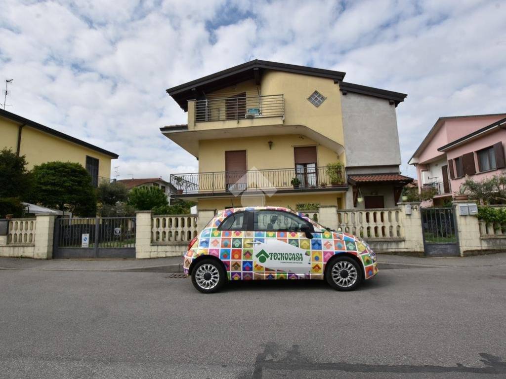 appartamento in vendita a Settala in zona Caleppio