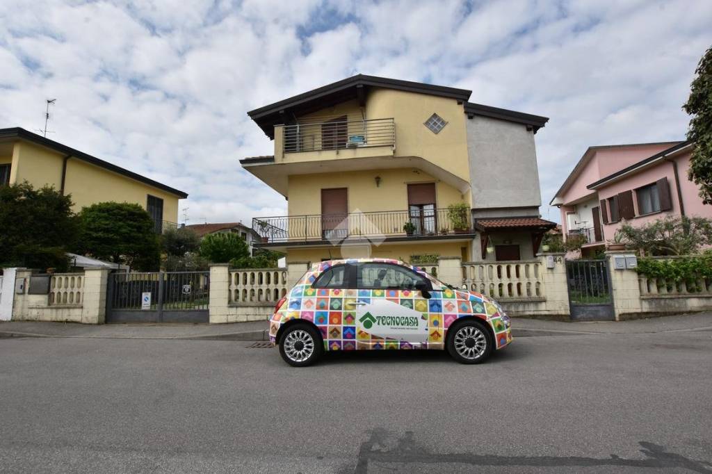 appartamento in vendita a Settala in zona Caleppio