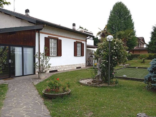 casa indipendente in vendita a Settala in zona Caleppio