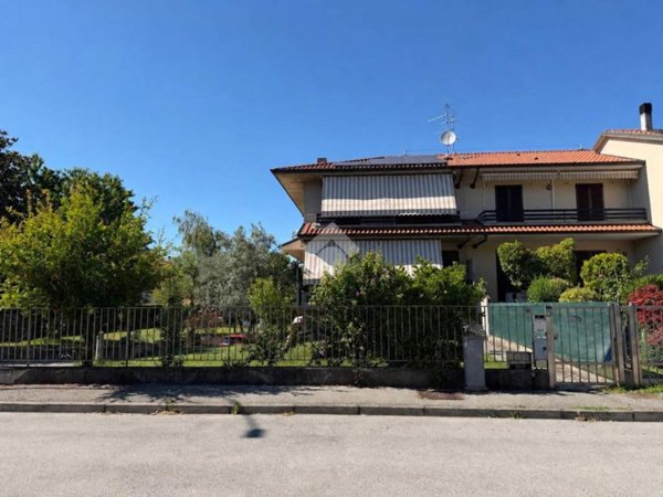 casa indipendente in vendita a Settala