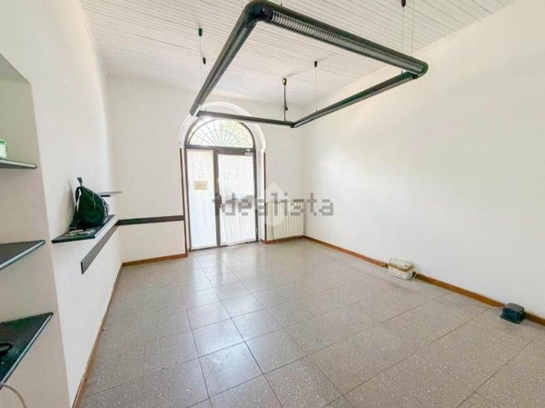negozio in vendita a Settala in zona Settala