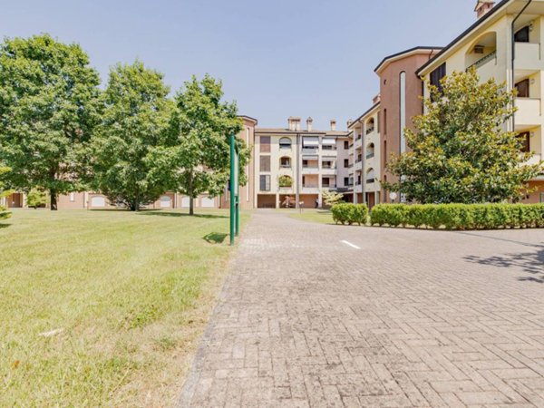 appartamento in vendita a Settala in zona Premenugo