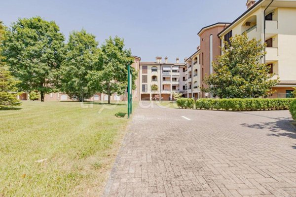 appartamento in vendita a Settala in zona Premenugo