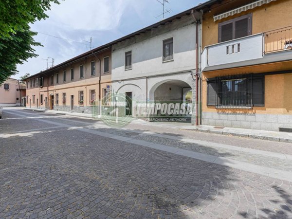 casa indipendente in vendita a Settala in zona Premenugo