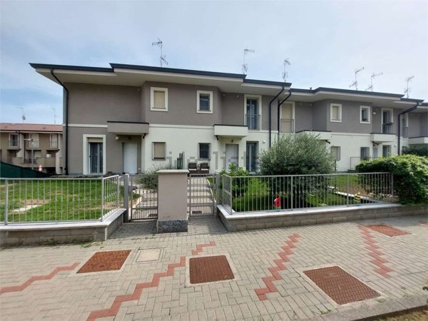 casa indipendente in vendita a Settala in zona Caleppio